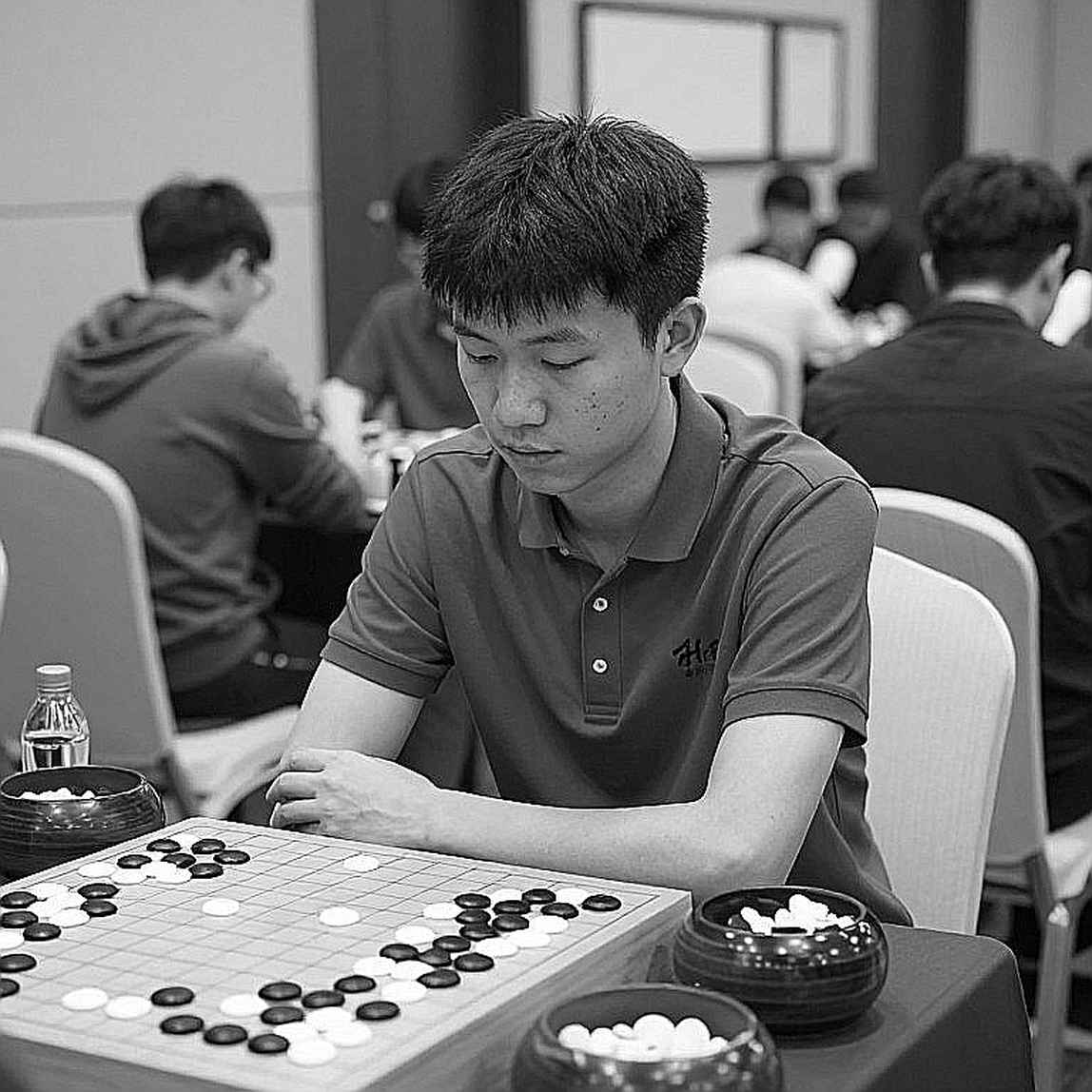 Master Class Vol. 20 – Bent Larsen: 60 phút Phòng thủ Scandinavia và tấm hộ chiếu mang tên Carlsen