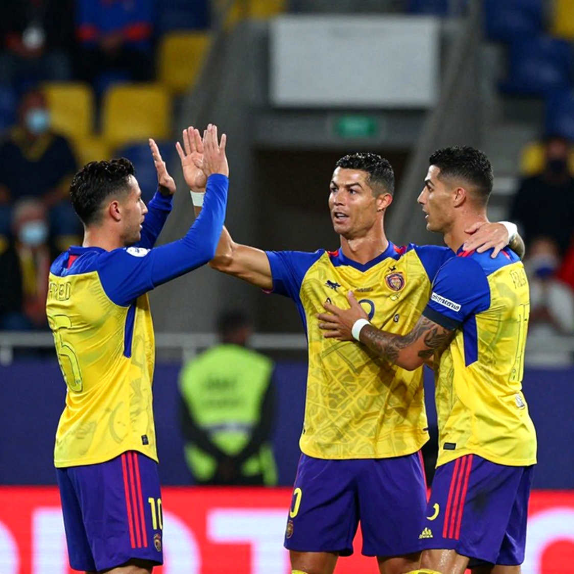 Sai người, đúng luật: VAR sửa thẻ vàng ở derby Madrid và lỗ hổng của một bản tin không kiểm chứng Sai người, đúng luật: VAR sửa thẻ vàng ở derby Madrid và lỗ hổng của một bản tin không kiểm chứng
