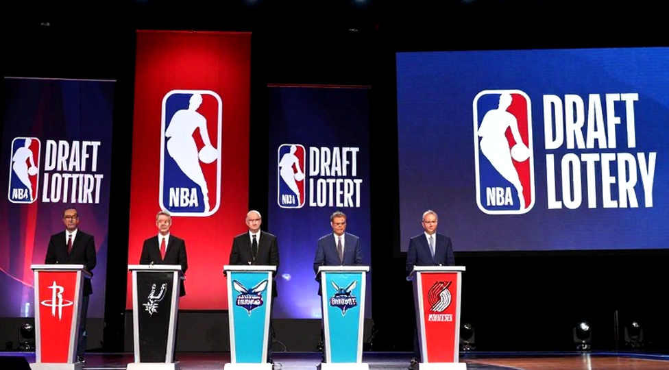 TNT Kích Hoạt Lại Jayson Castro Giữa Cơn Bão Chuyển Nhượng: Bản Đồ Dữ Liệu Của Một Cuộc Tái Cấu Trúc