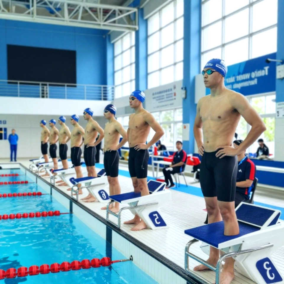Kennedi Dobson phá kỷ lục SEC 500 yard tự do với 4:30.48: Một kỷ lục được xây từ 50 yard đầu tiên