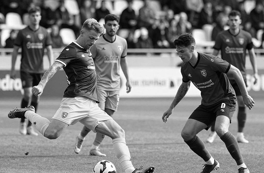 Sự trở lại của hàng thủ ba người tại V-League là một bước lùi chiến thuật, hay một tín hiệu thị trường? Sự trở lại của hàng thủ ba người tại V-League là một bước lùi chiến thuật, hay một tín hiệu thị trường?