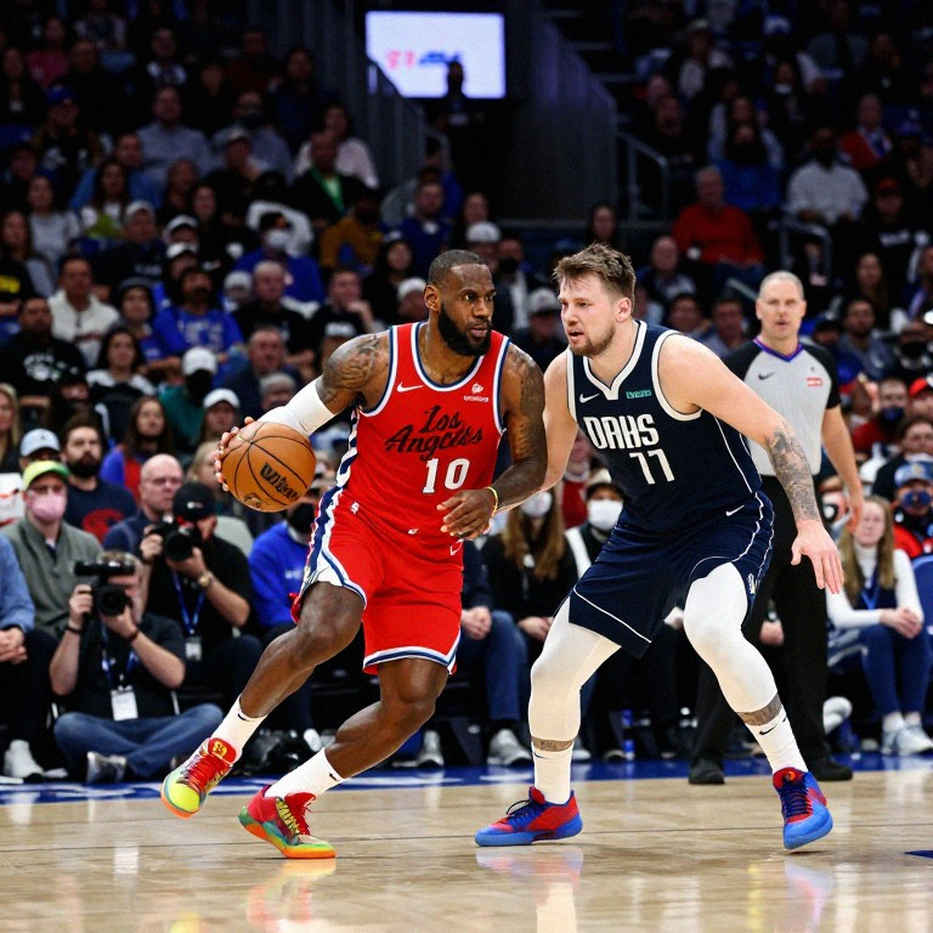 Rondo, Garnett và 'kỷ nguyên' Jeremy Lin dài đúng bảy trận Rondo, Garnett và 'kỷ nguyên' Jeremy Lin dài đúng bảy trận