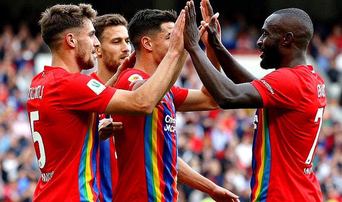 Khi Monumental cúi đầu: Messi và tiếng nấc của một kỷ nguyên