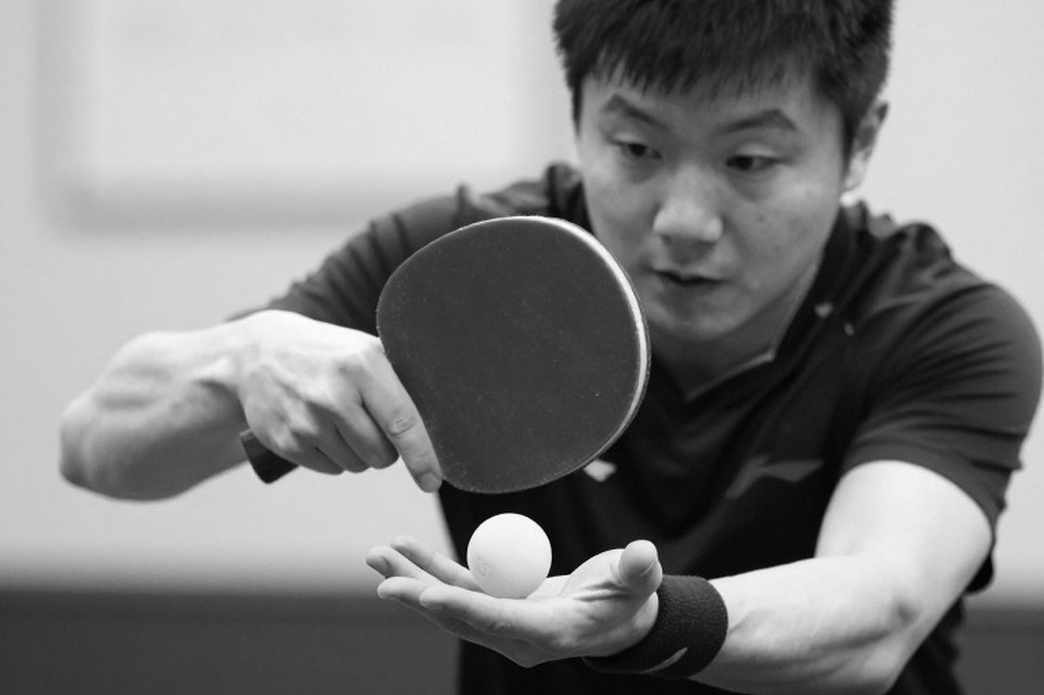 Khi đường chạy cắt ngang sân bóng bàn: Bài học từ giải đấu địa phương nước Anh