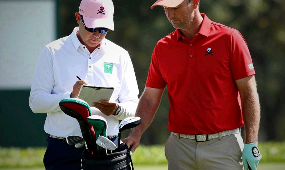 Mười Bốn Cây Gậy, Một Loại Grip: Bí Mật Putting Đưa Alistair Docherty Đến PGA Tour