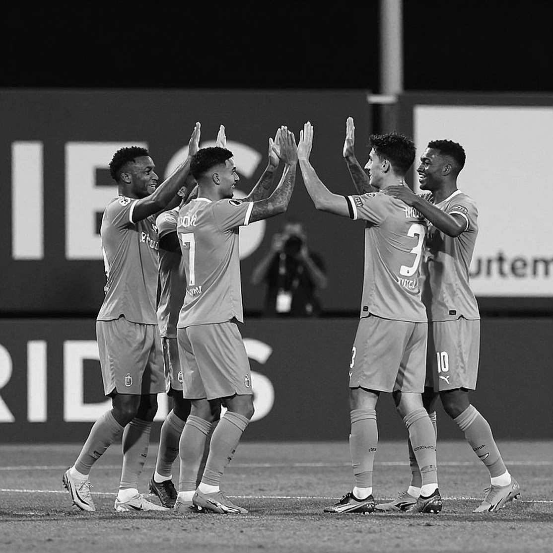 Cửa sổ chuyển nhượng V.League 2026: Quỹ lương và điều khoản hợp đồng định hình cuộc đua vô địch Cửa sổ chuyển nhượng V.League 2026: Quỹ lương và điều khoản hợp đồng định hình cuộc đua vô địch