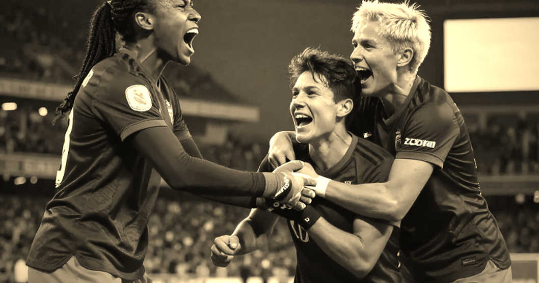 Cách tuyển nữ Việt Nam bẻ gãy hàng thủ Thái Lan ở SEA Games 29: đọc trận chung kết bằng 47 chỉ số