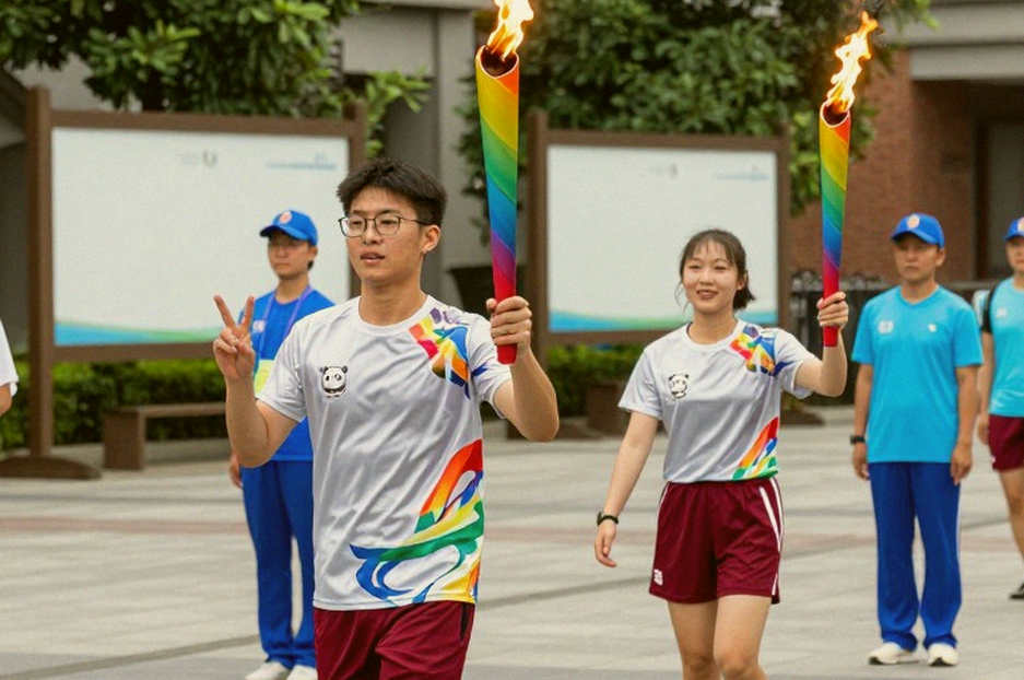 Tyrell Malacia rời Manchester United sang FC Cincinnati: nhóm tập riêng ở góc sân và cái giá 14,6 triệu bảng