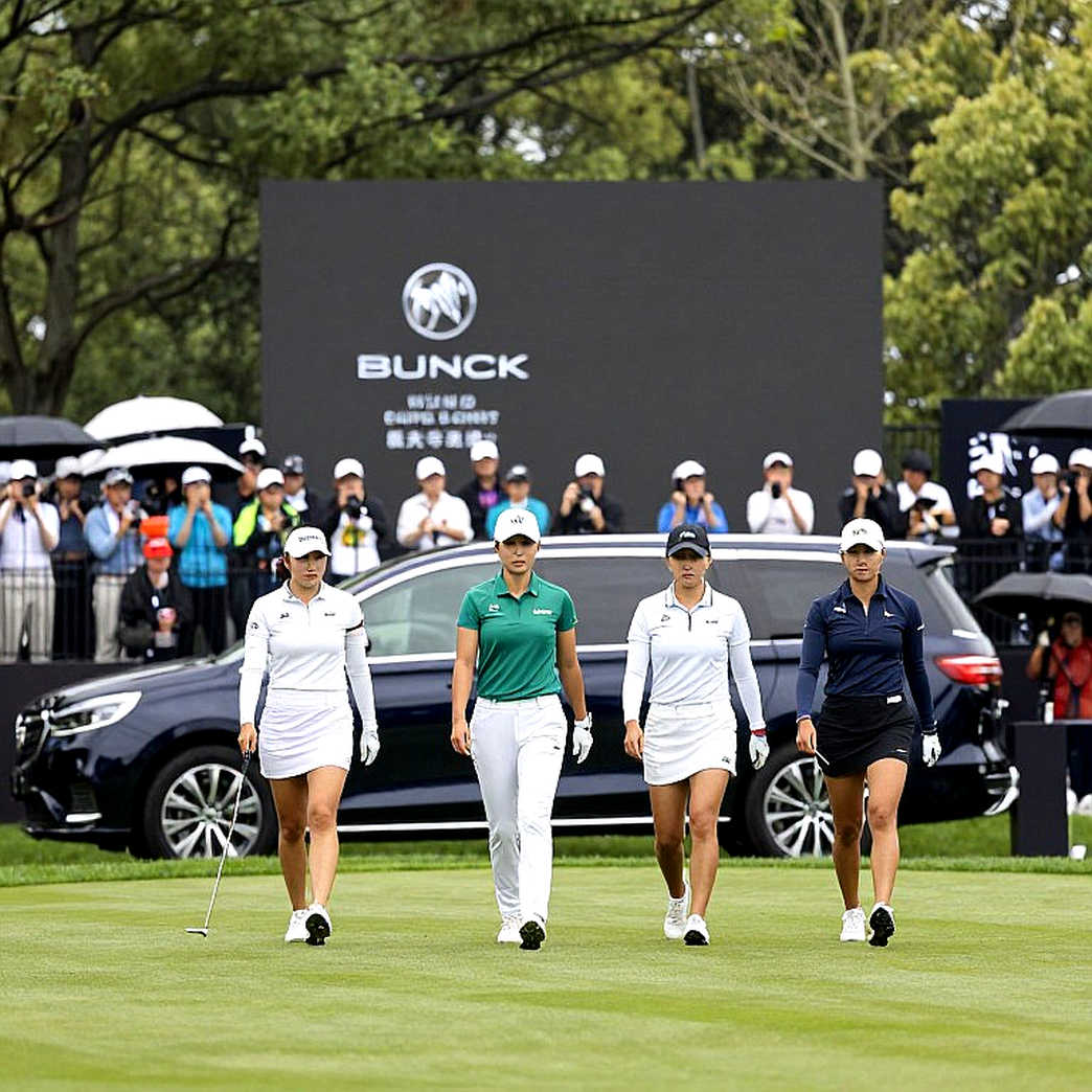 Bàn tay trái của Patrick Reed: khi người dẫn đầu Race to Dubai dừng lại giữa hố 10