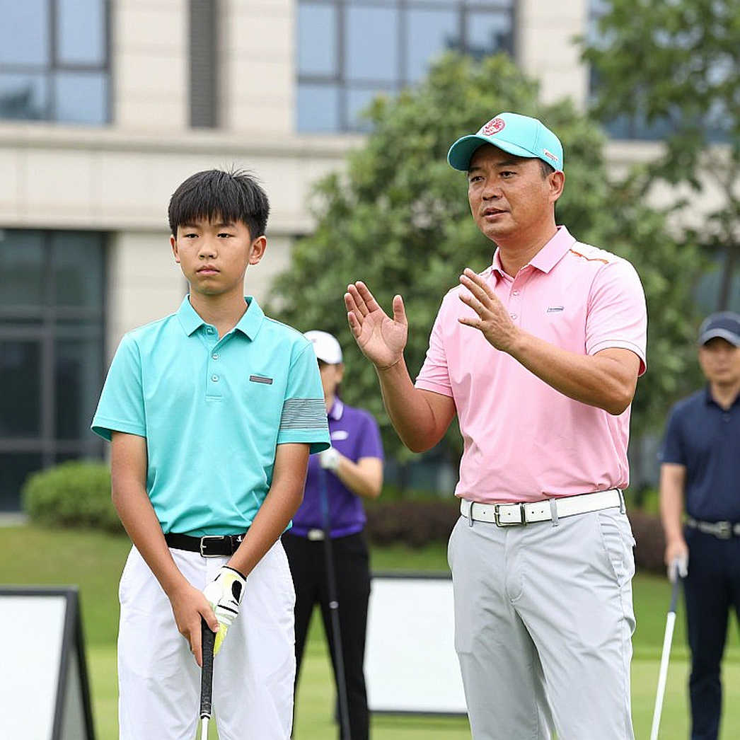 Toán học của trái bóng: Khi dữ liệu golf bị đọc bằng những mẫu quá nhỏ