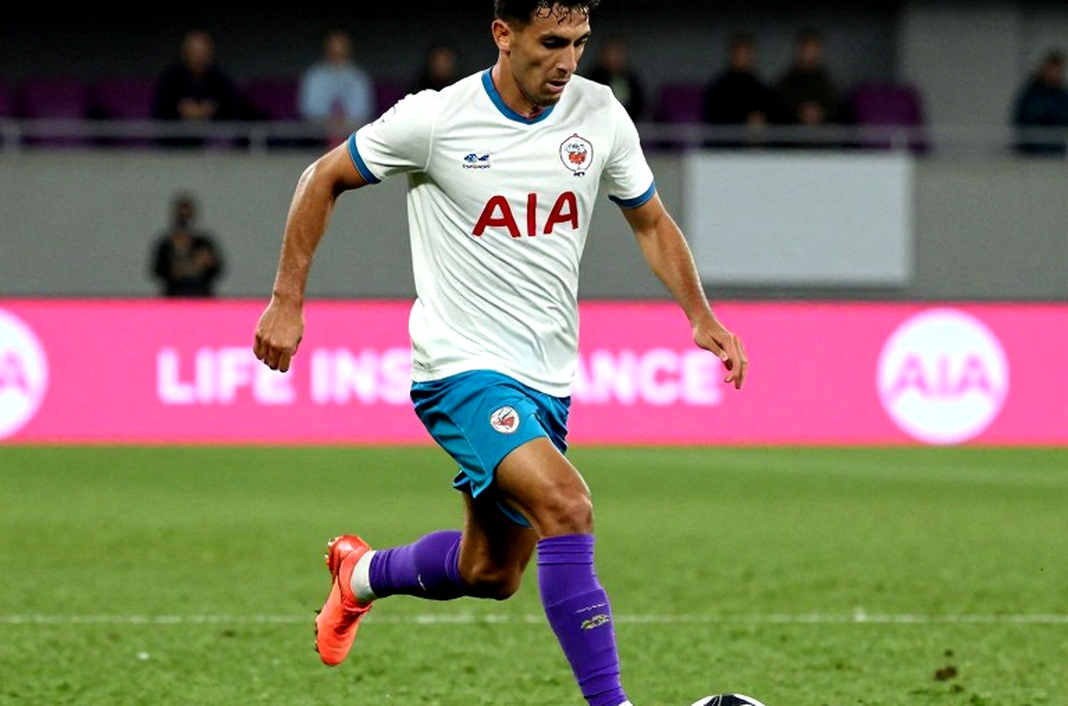 Van Dijk chốt thêm hai năm với Hà Lan: Niềm tin của một thủ quân và bài toán hàng thủ đang già đi Van Dijk chốt thêm hai năm với Hà Lan: Niềm tin của một thủ quân và bài toán hàng thủ đang già đi
