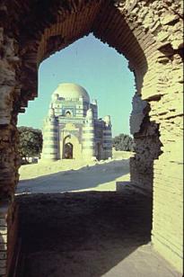 Uch Sharif